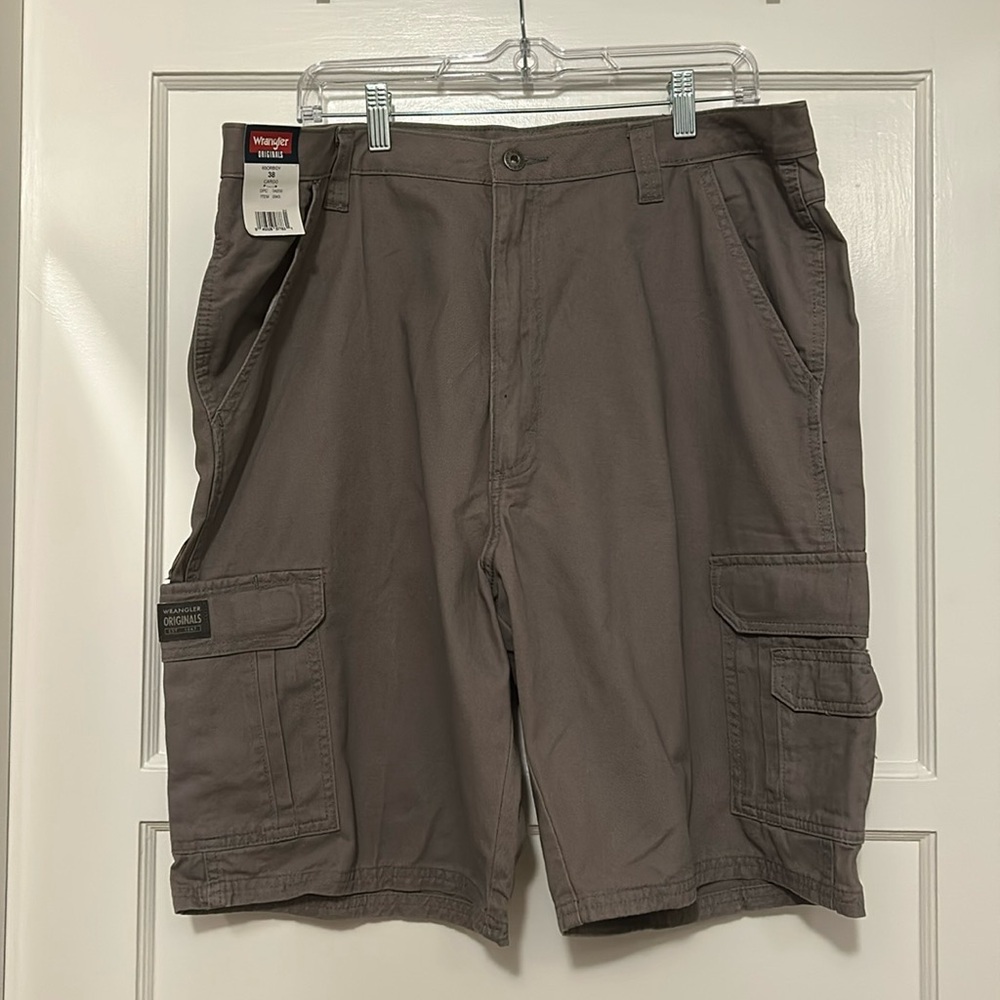Wrangler Originals Premium Fabric & Wash Cargo Shorts Loose Fit.